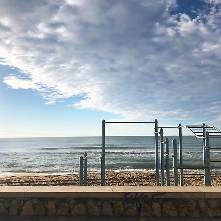 Lovely Seaside Apartment In Front Of Calafell Beach And Cunit Beach Segur de Calafell Exterior foto
